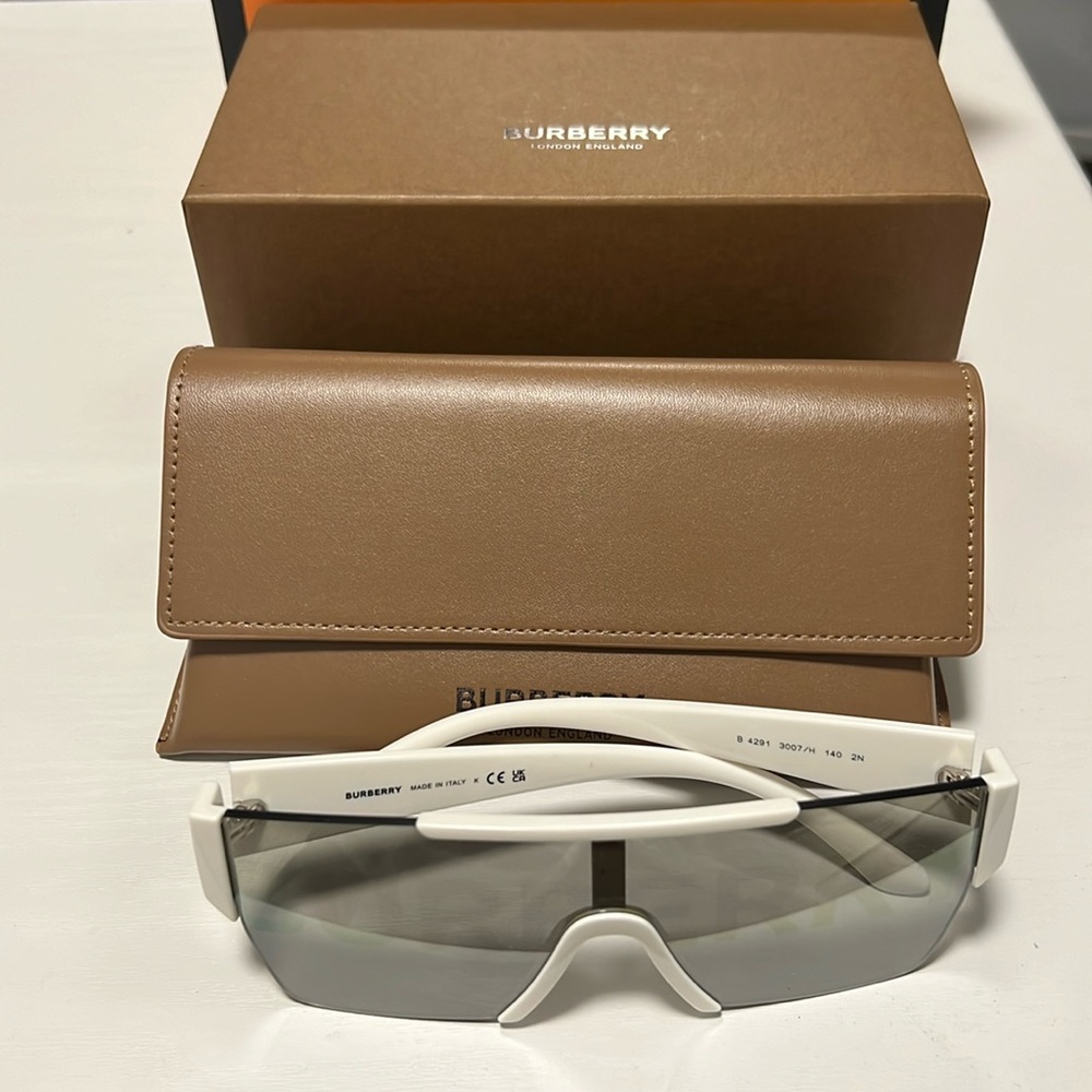 Burberry Logo Reflection Glasses
